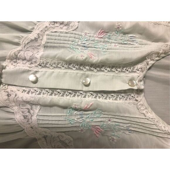 Barbizon Women’s Lightweight Off White Lace Trim Floral Embroidered Two Piece Ni - Picture 10 of 14